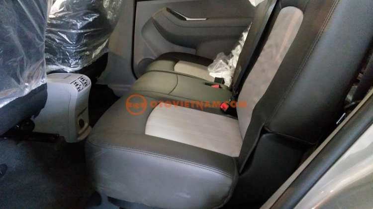 Chevrolet Orlando 1.8AT LTZ TRẮNG, giao ngay