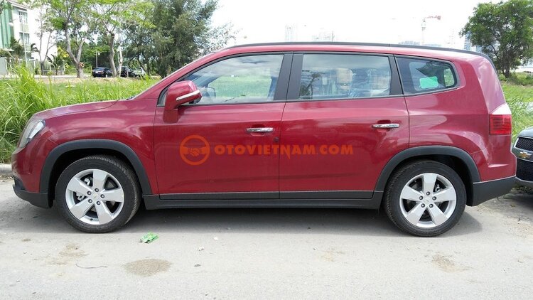 Chevrolet Orlando 1.8 Đỏ, giao ngay, vay 80%