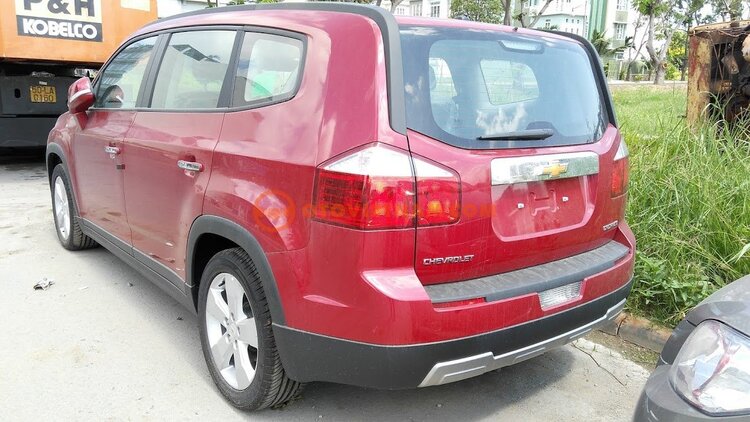 Chevrolet Orlando 1.8 Đỏ, giao ngay, vay 80%