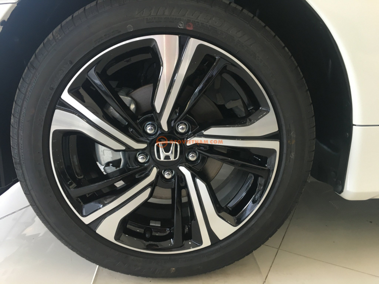 Honda Civic 1.5 Turbo 2017 - Xe nhập Thái -Giá tốt