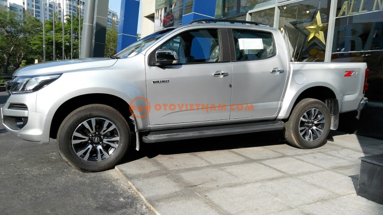 Chevrolet Colorado giá chỉ 619tr, KM cực khủng