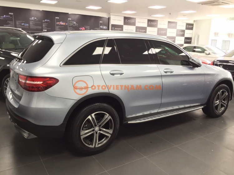 Mercedes glc250 giao xe ngay.