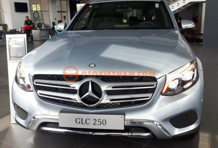 Mercedes GLC250, GLC300 2017 giao ngay, giá tốt