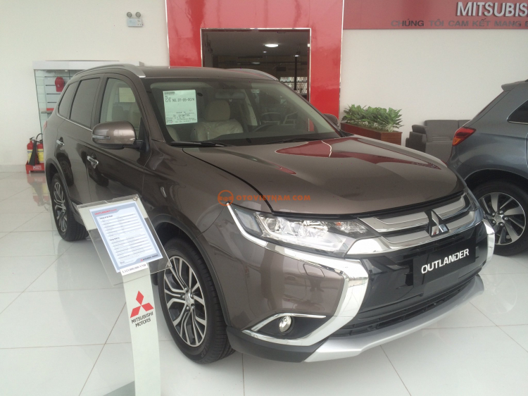 Mitsubishi Outlander 2.0 CVT 2016 Giao Ngay