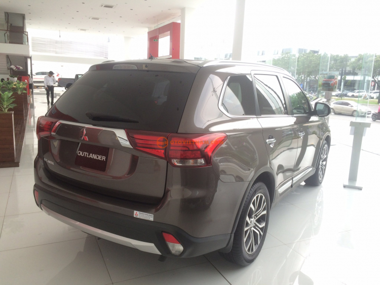 Mitsubishi Outlander 2.0 CVT 2016 Giao Ngay