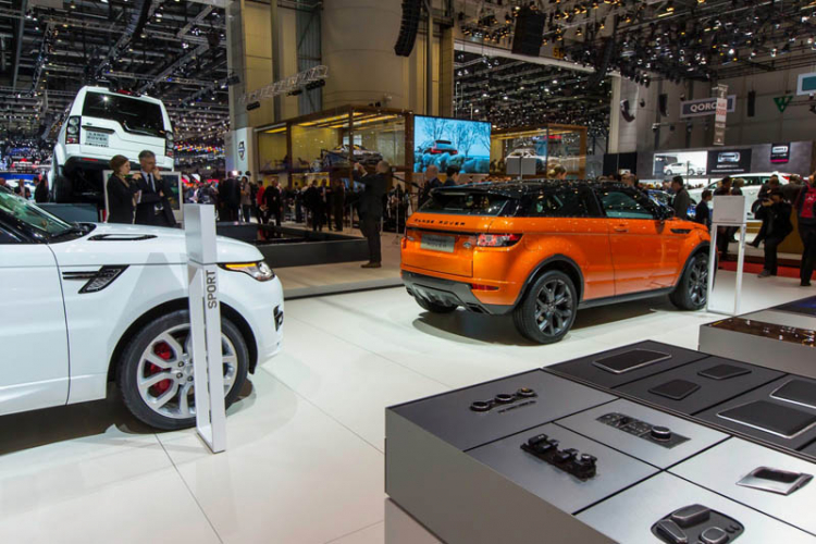 Range Rover Evoque Autobiography ra mắt bản nâng cấp