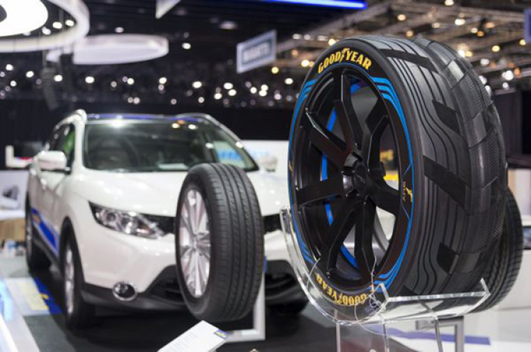 Goodyear ra mắt lốp “thông minh” và lốp “2 đường kính”