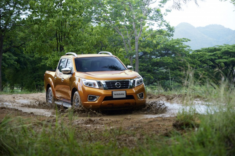 Nissan Navara hoàn toàn mới: 7 số tự động !