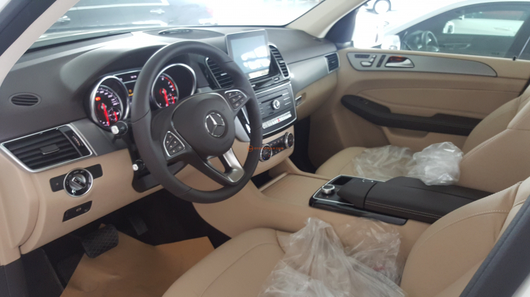 MERCEDES GLE 400 XE NHẬP GIAO NGAY TRONG THÁNG 12