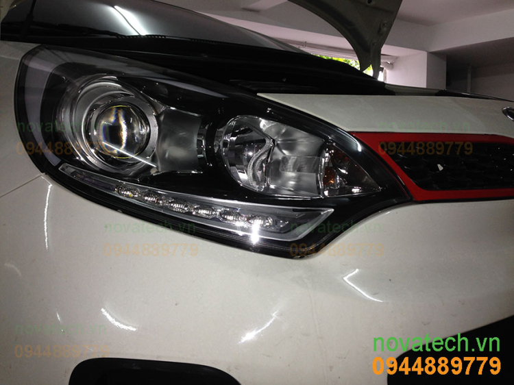 Ford Ranger Wildtrak chạy từ Hà Nội vào SG độ Bi-Xenon và Mí LED với Angel Eyes LED