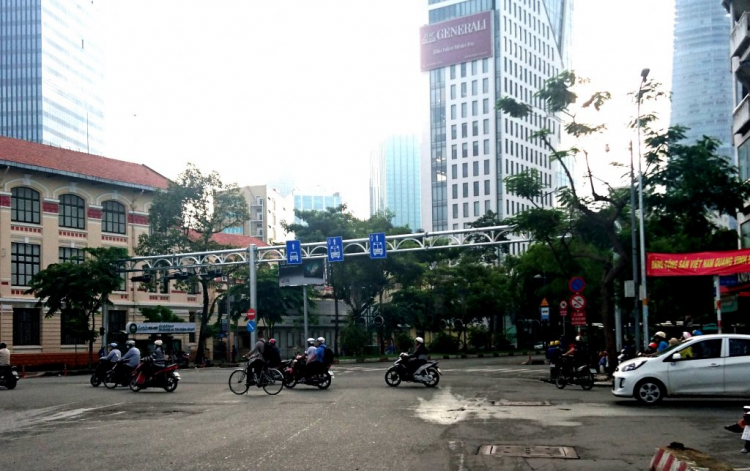 Bị phạt ở đường Hàm Nghi Quận 1 vì vào lane xe buýt Bị phạt ở đường Hàm Nghi Quận 1 vì vào lane xe buýt