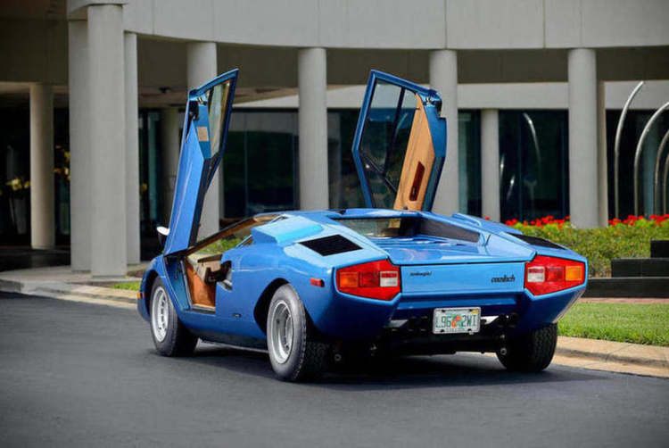 Lamborghini Countach 1976 đầu tiên thế giới được bán với giá hơn 1 triệu $  | Tin Tức & Sự Kiện | Otosaigon