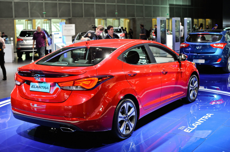 Elantra1.6 ,MT/AT-1.8AT - hàng nóng 2014