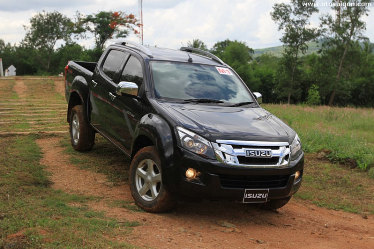 Isuzu Việt Nam ưu đãi giảm giá cho xe bán tải D-Max