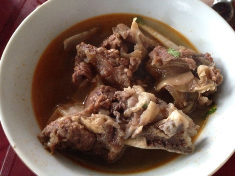 Huế - Ăn gì ở đâu thăm gì? (sưu tầm)