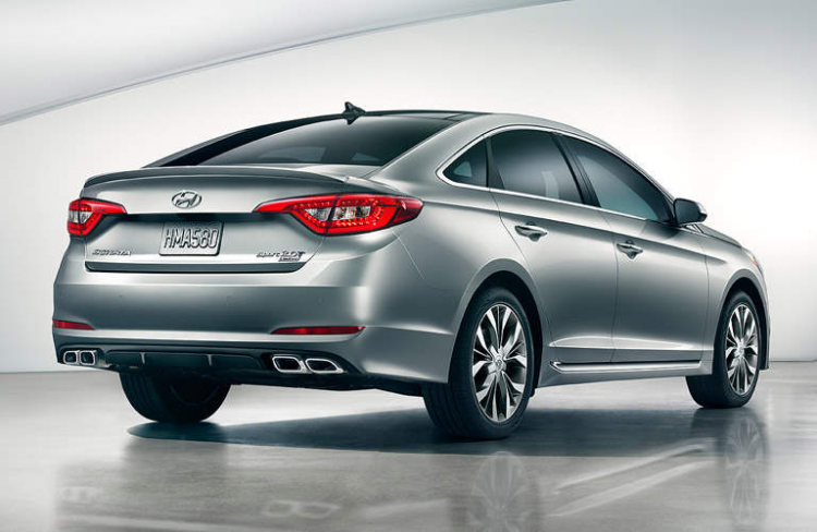 Hyundai triệu hồi gần 600.000 xe Santa Fe, Sonata và Genesis