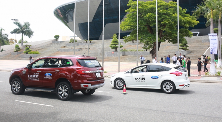Ford Việt Nam tiếp tục hướng dẫn lái xe an toàn và hỗ trợ dự án Camera thông minh tại Đà Nẵng