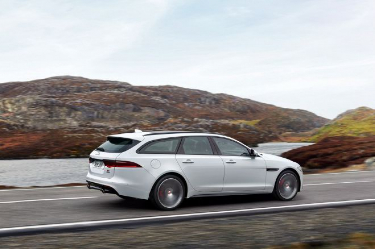 Jaguar XF Sportbrake 2018 ra mắt, giá 1 tỷ đồng