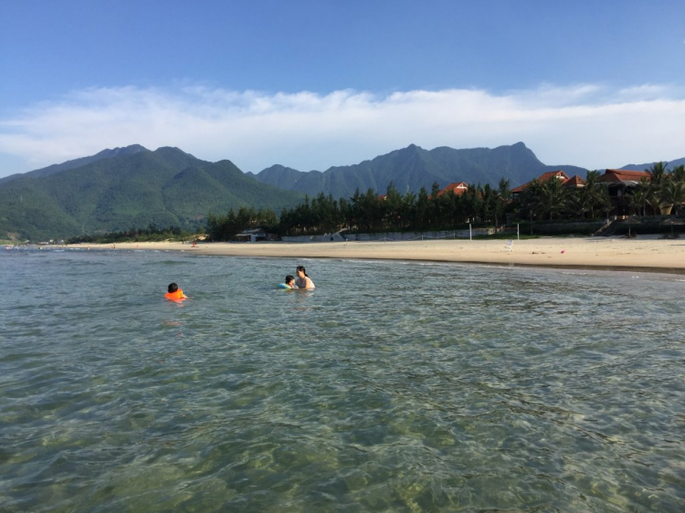 Hè Về, Chở Vợ Con Xuyên Việt. Hè Về, Chở Vợ Con Xuyên Việt.