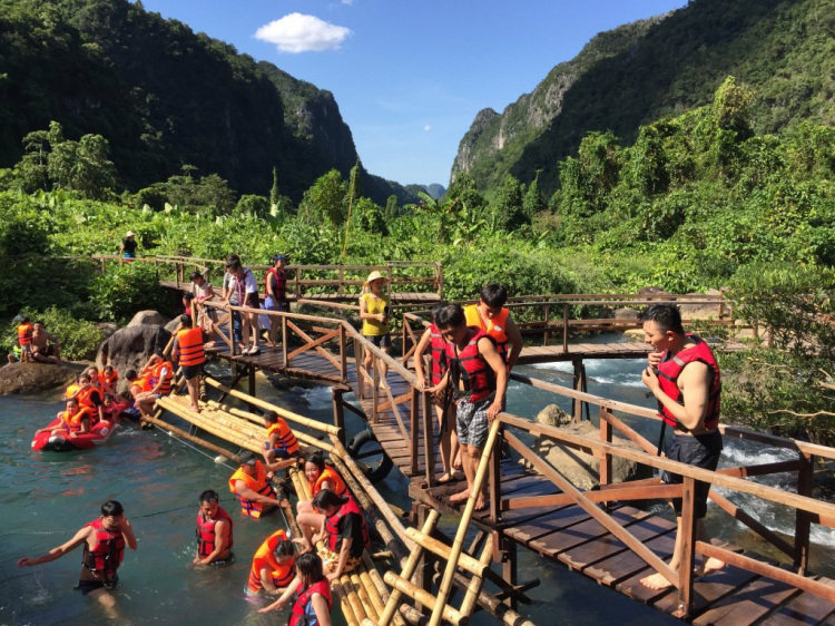 Hè Về, Chở Vợ Con Xuyên Việt.