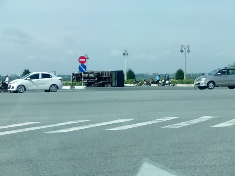 Lật xe