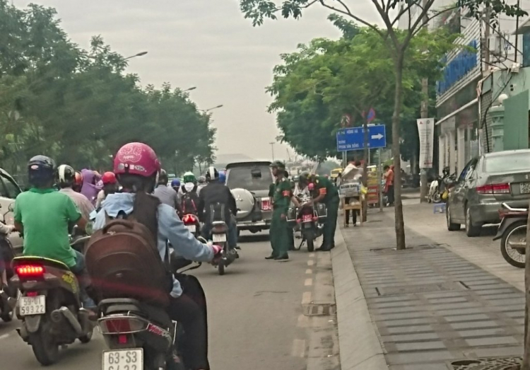 Biển đỏ bị vịn