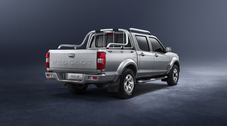 Peugeot ra mắt xe bán tải khung gầm "Tàu"