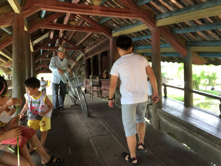 Hè Về, Chở Vợ Con Xuyên Việt. Hè Về, Chở Vợ Con Xuyên Việt.