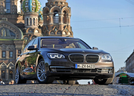 BMW-750Li-2013-1600-01.jpeg