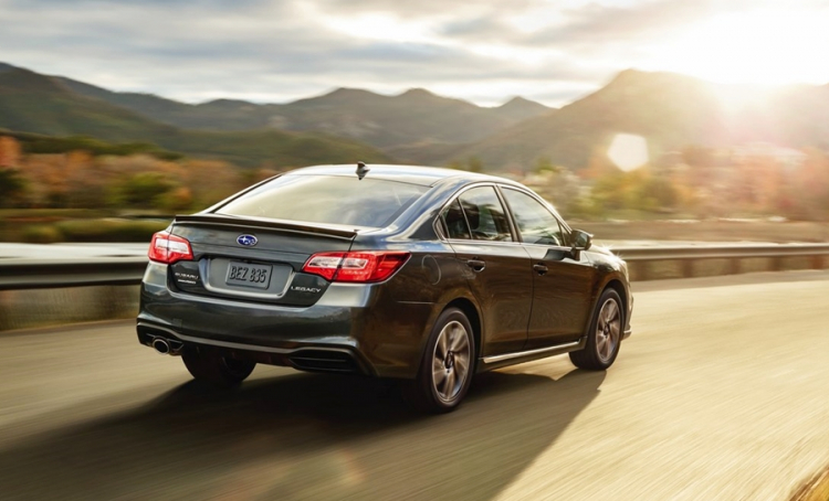 Subaru Legacy và Outback 2018 có giá từ 22.195 USD Subaru Legacy và Outback 2018 có giá từ 22.195 USD