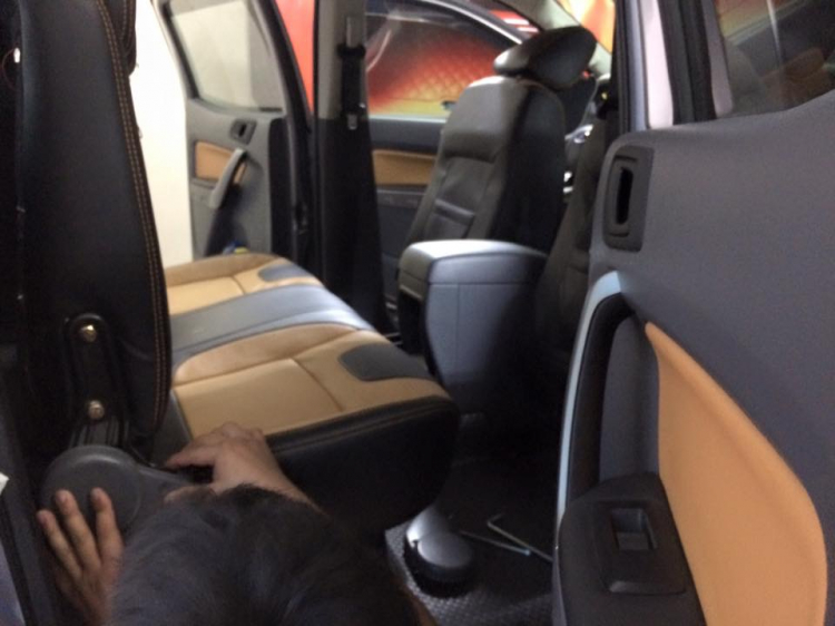 Độ ghế sau xe Ford Ranger