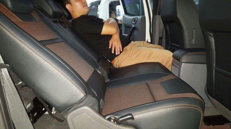 Độ ghế sau xe Ford Ranger