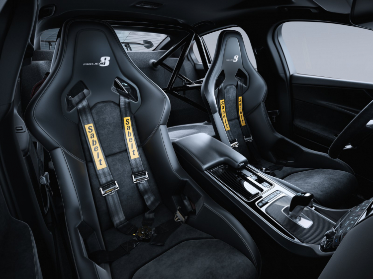 Jaguar XE SV Project 8: hãy quên BMW M3