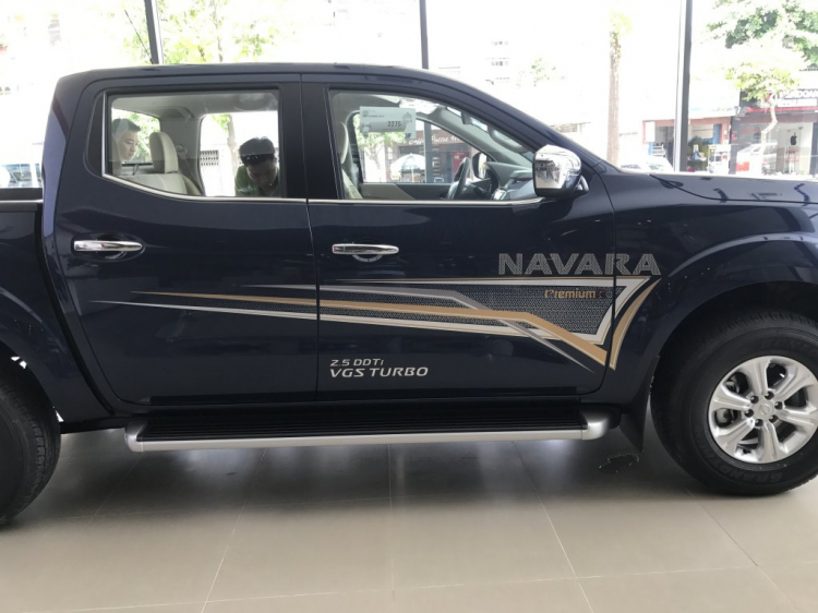 NAVARA Premium R