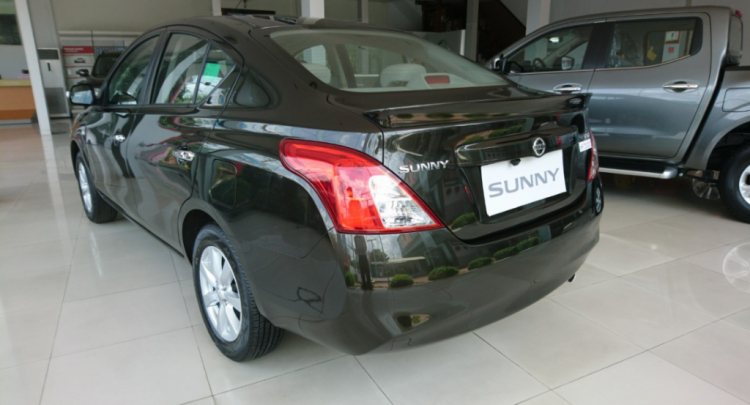 Nissan Sunny số tự động 2017 giá tốt