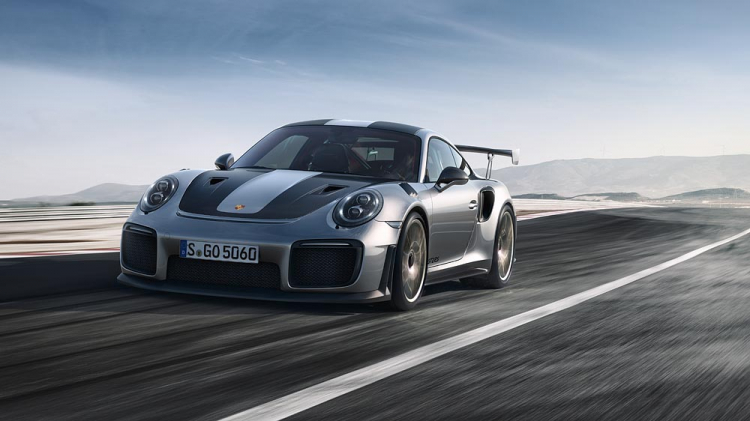 Porsche ra mắt phiên bản 911 GT2 RS mạnh tới 700 mã lực