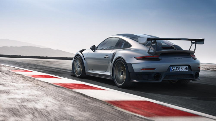 Porsche ra mắt phiên bản 911 GT2 RS mạnh tới 700 mã lực
