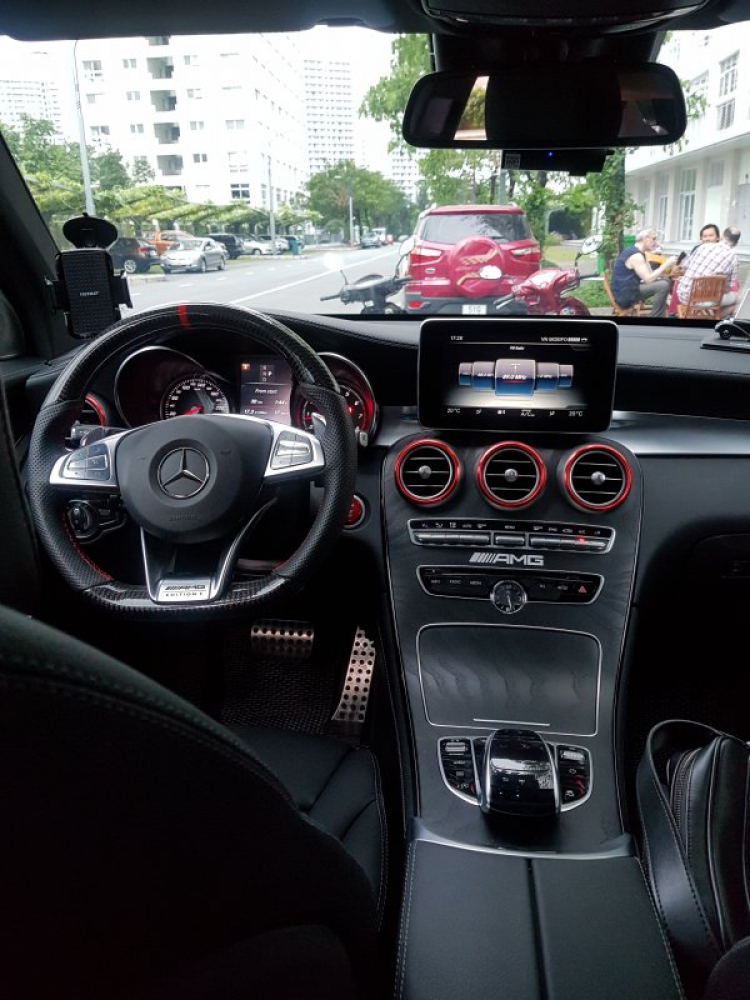 Em khoe GLC300AMG xấu lạ