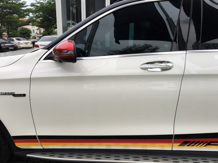 Em khoe GLC300AMG xấu lạ Em khoe GLC300AMG xấu lạ