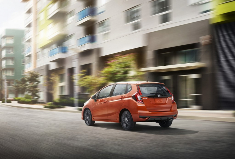 Honda Fit facelift 2018 ra mắt với giá chỉ 16.000 đô Honda Fit facelift 2018 ra mắt với giá chỉ 16.000 đô