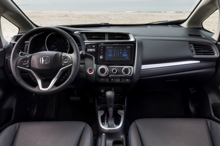 Honda Fit facelift 2018 ra mắt với giá chỉ 16.000 đô Honda Fit facelift 2018 ra mắt với giá chỉ 16.000 đô
