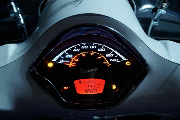 Piaggio ra mắt GTS Super 125 và 300 cc - giá 89 triệu và 120 triệu