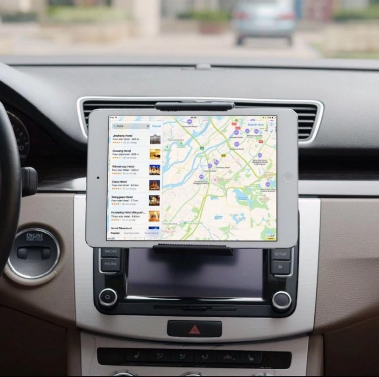 Giá đỡ máy tính bảng, smart phone trên xe hơi