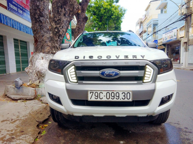 Ford Ranger XLS lên đồ Wildtrack. Các bác nhẹ tay!