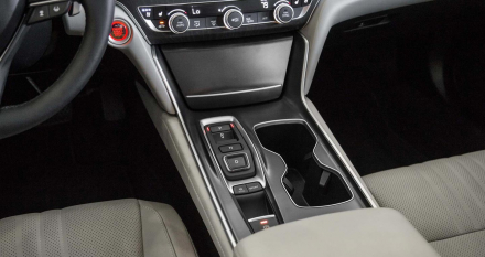 2018-honda-accord-center-console.jpg