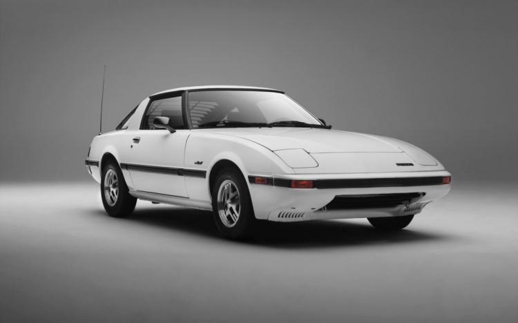 Mazda RX-7 front three quarters1 Mazda RX-7 front three quarters1