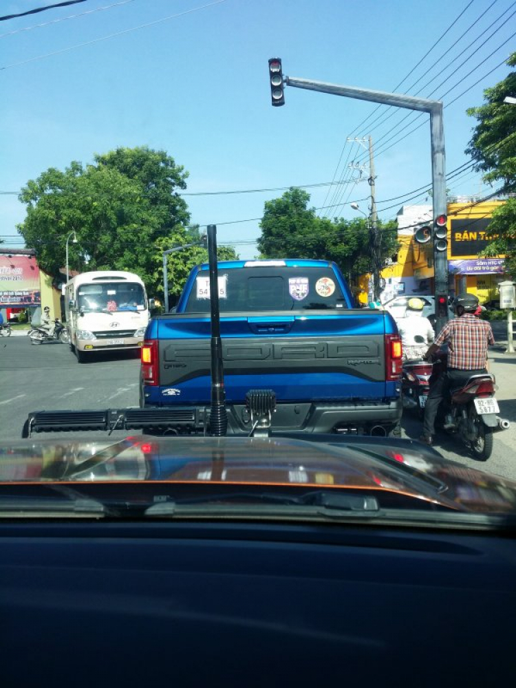 Tay chơi Bình Dương bỏ 4,5 tỷ đồng tậu hàng khủng Ford F-150 Raptor Tay chơi Bình Dương bỏ 4,5 tỷ đồng tậu hàng khủng Ford F-150 Raptor
