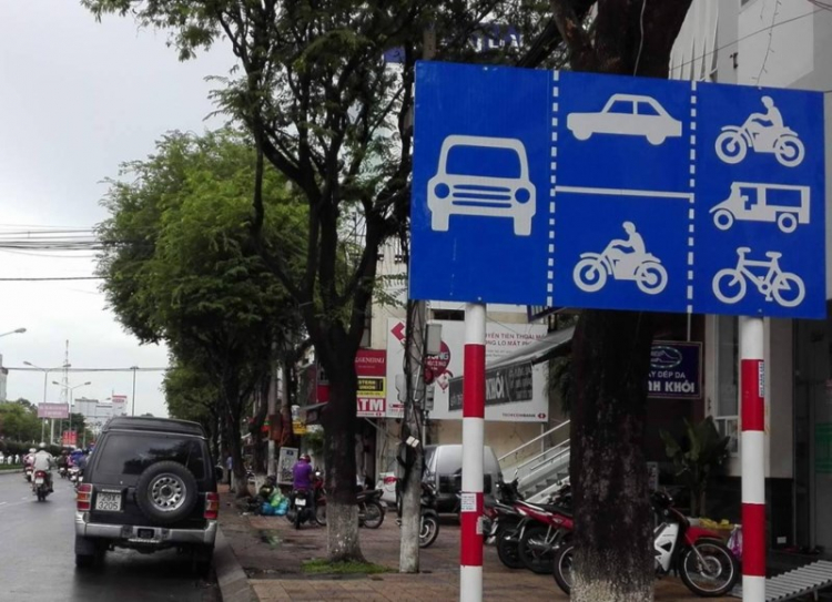 Đã có kết quả Biển cấm xe chở hàng ( trừ xe bán tải) Đã có kết quả Biển cấm xe chở hàng ( trừ xe bán tải)