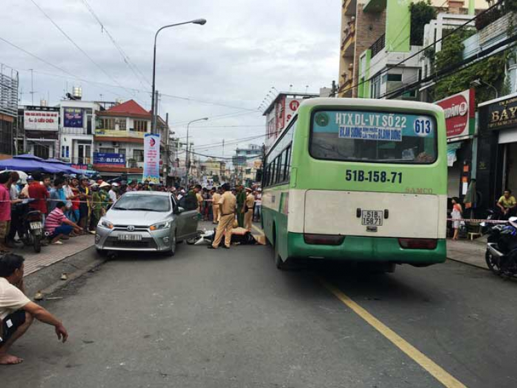 Đã có clip vụ xe bus cán chết người ở Lái Thiêu Đã có clip vụ xe bus cán chết người ở Lái Thiêu