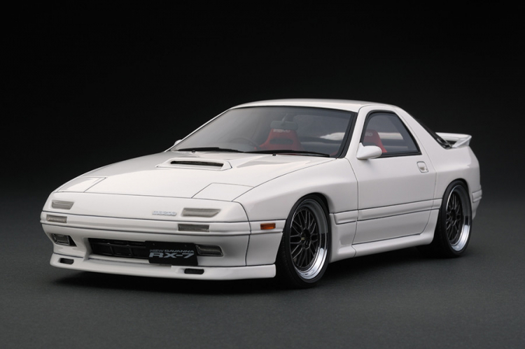 Mazda Savanna RX-7 (FC3S) Mazda Savanna RX-7 (FC3S)